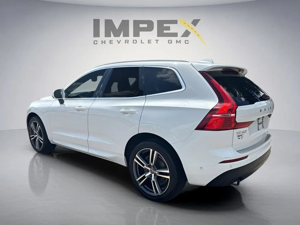 Used 2019  Volvo Momentum image 3