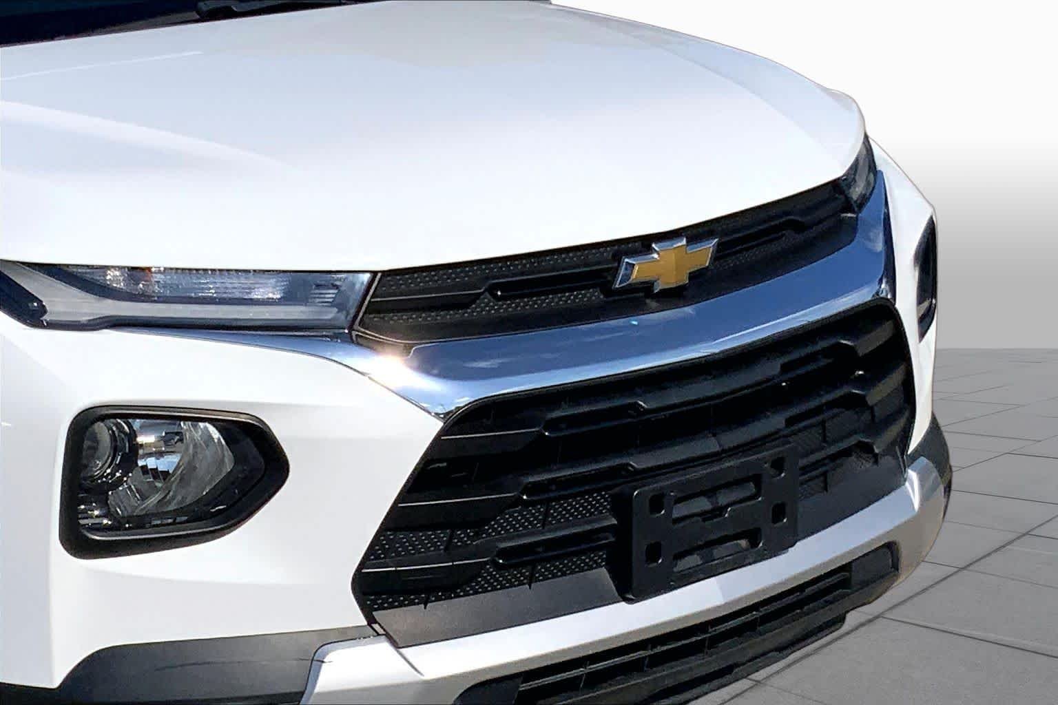 Used 2021 Summit White Chevrolet LT image 26