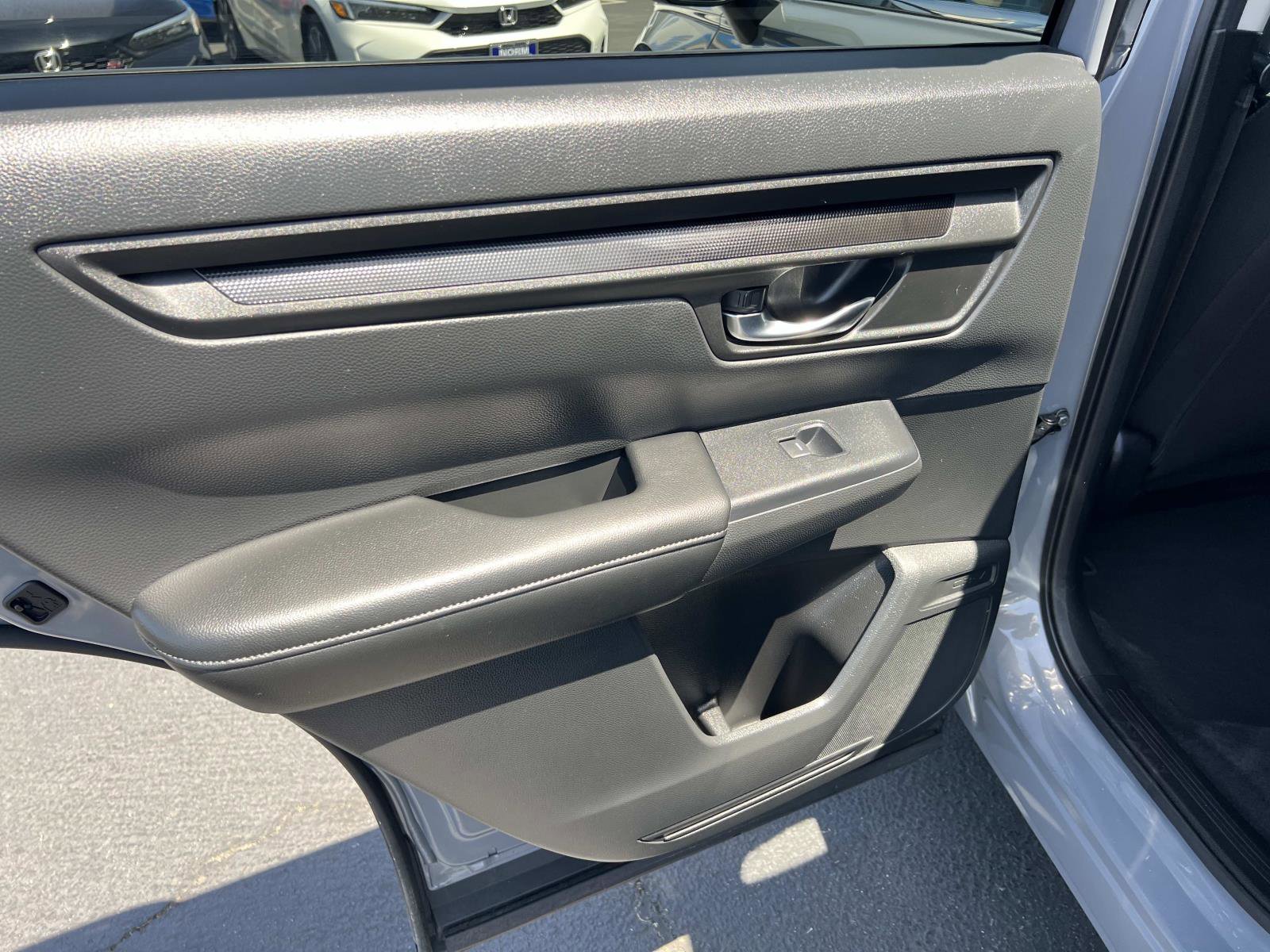 2025 Honda CR-V LX - Photo 47