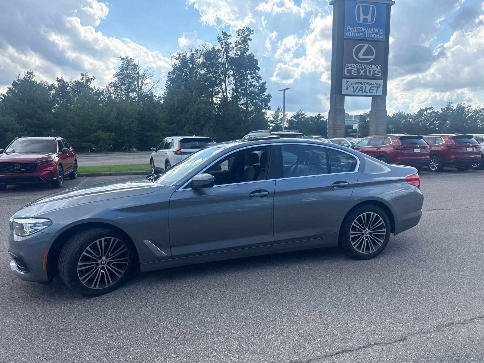 Used 2019 Bluestone Metallic BMW 530i xDrive image 12