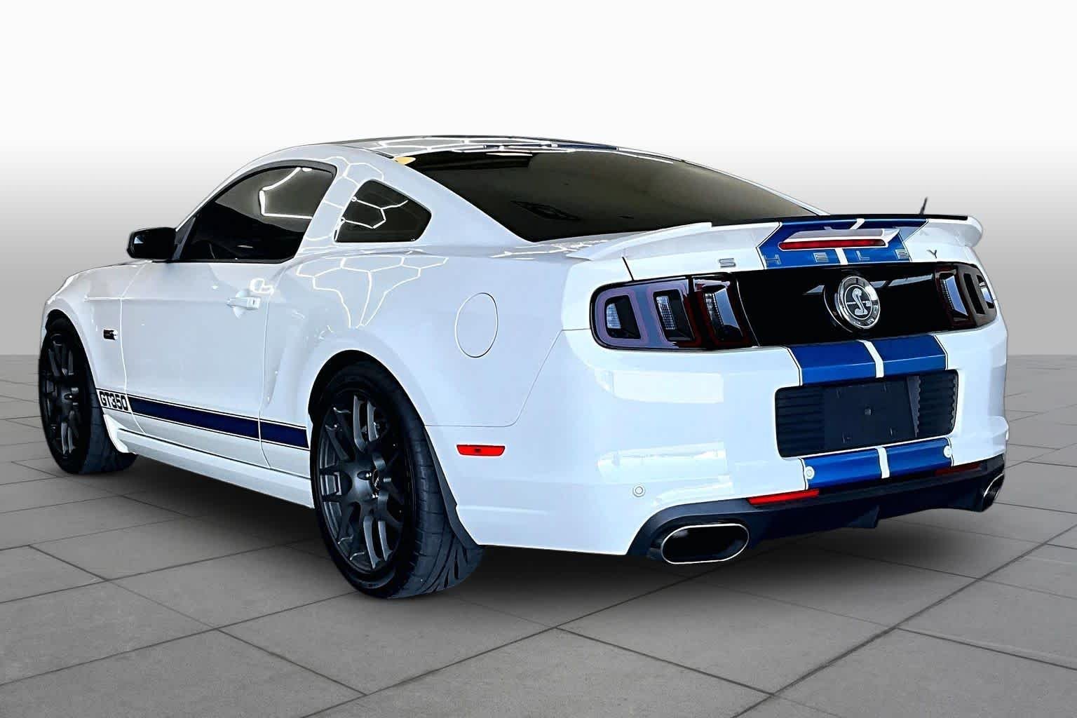 Used 2013 Performance White Ford GT Premium image 9
