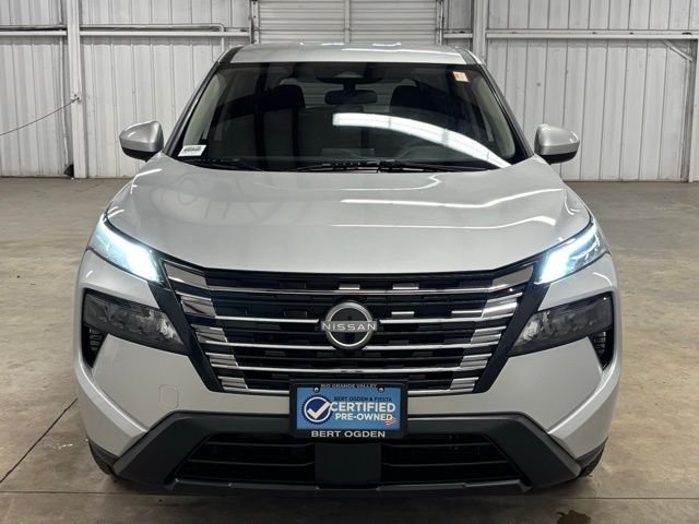Used 2025 Silver Nissan SV image 2