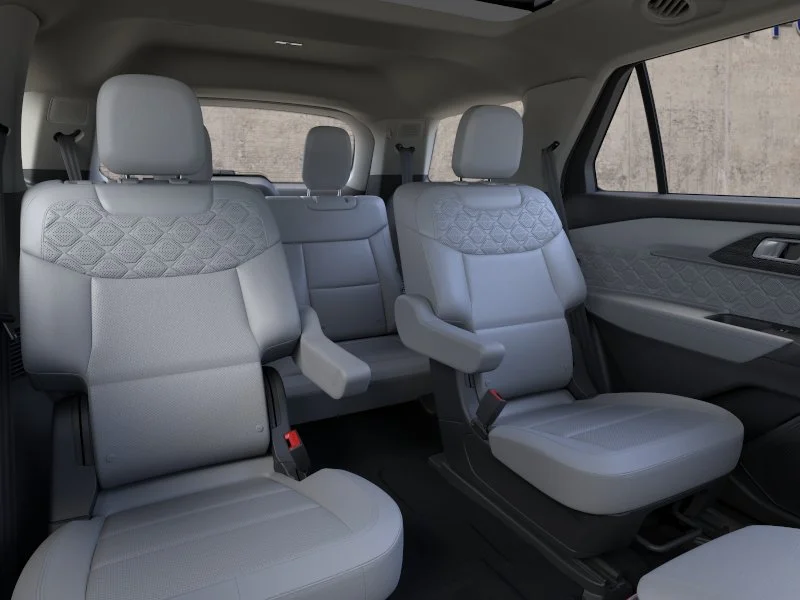 New 2026 Star White Metallic Tri-Coat Ford Platinum™ image 11