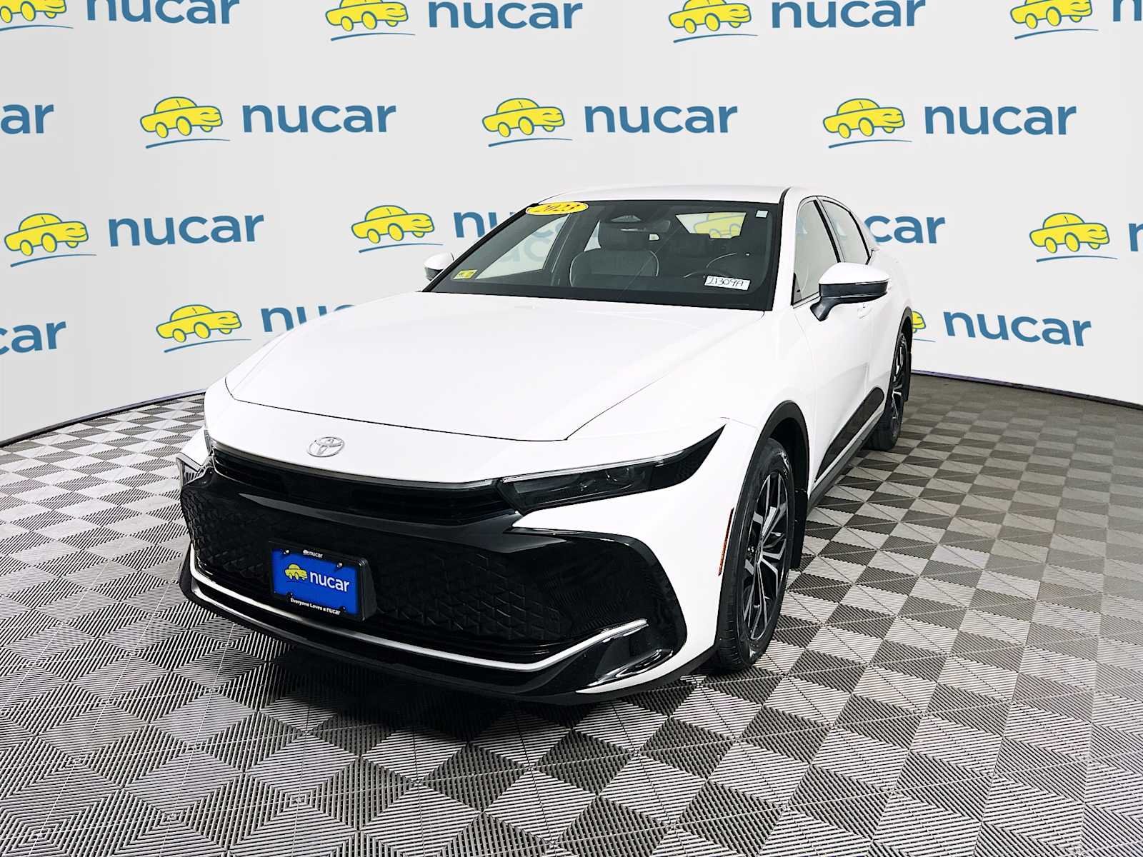 Used 2023 Oxygen White Toyota XLE image 3