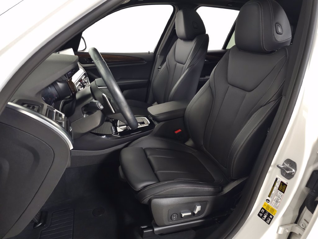 Used 2023 White BMW xDrive30i image 17