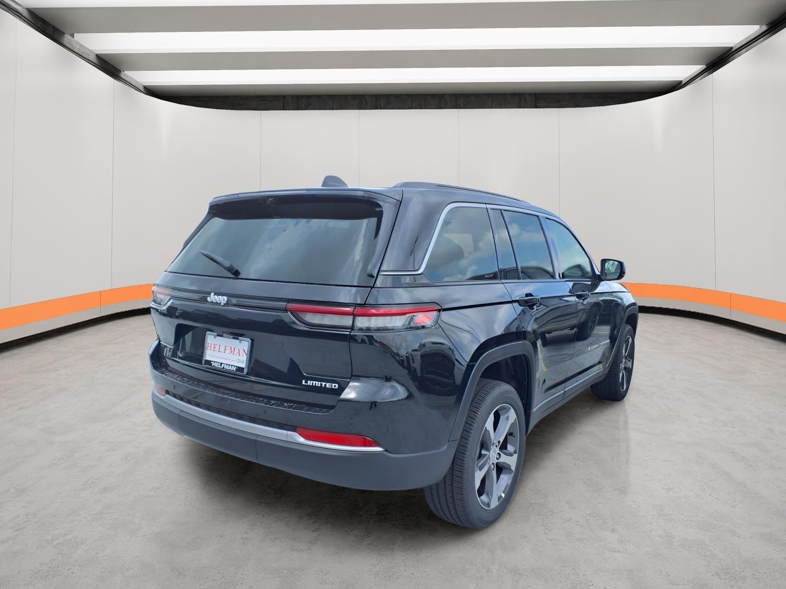 New 2026 Diamond Black Crystal Pearl-Coat Exterior Paint Jeep Limited image 6