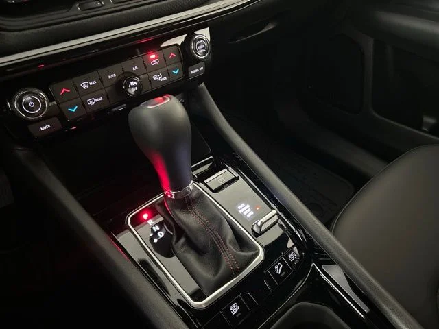 New 2026 Red Hot Pearl-Coat Exterior Paint Jeep Trailhawk image 32