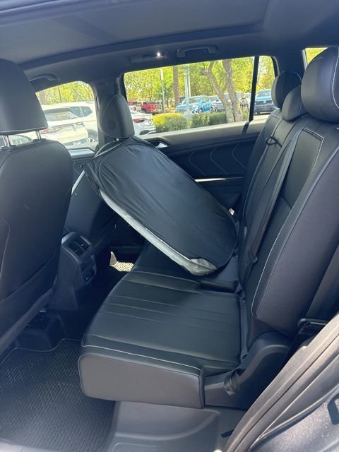 Used 2024  Volkswagen SE R-Line Black image 6