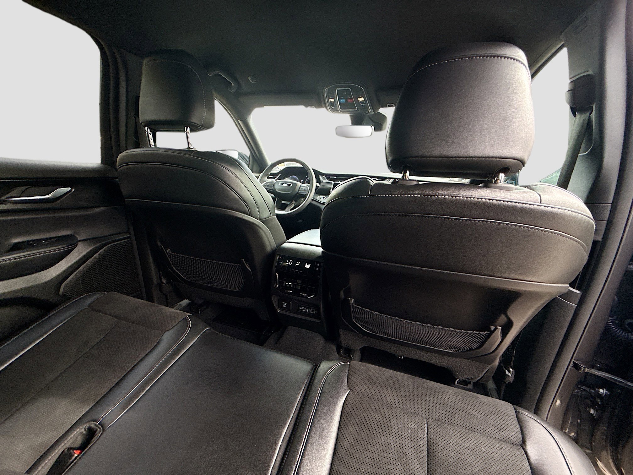 Used 2024 Baltic Gray Metallic Clearcoat Jeep Altitude image 29