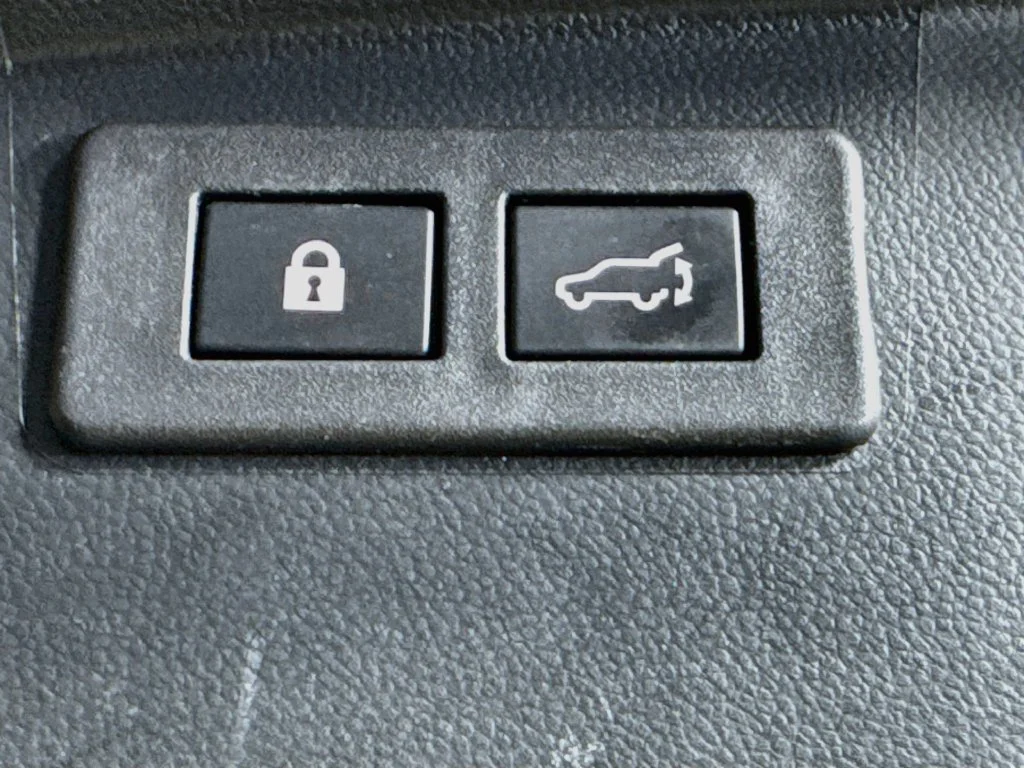 Used 2020 White Subaru Limited XT image 33