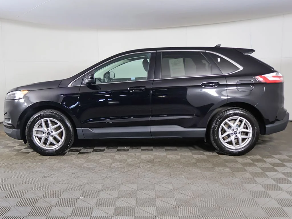 Used 2023 Black Ford SEL image 15