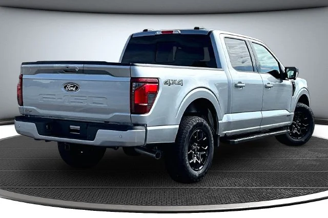 Used 2024 Iconic Silver Metallic Ford XLT image 6