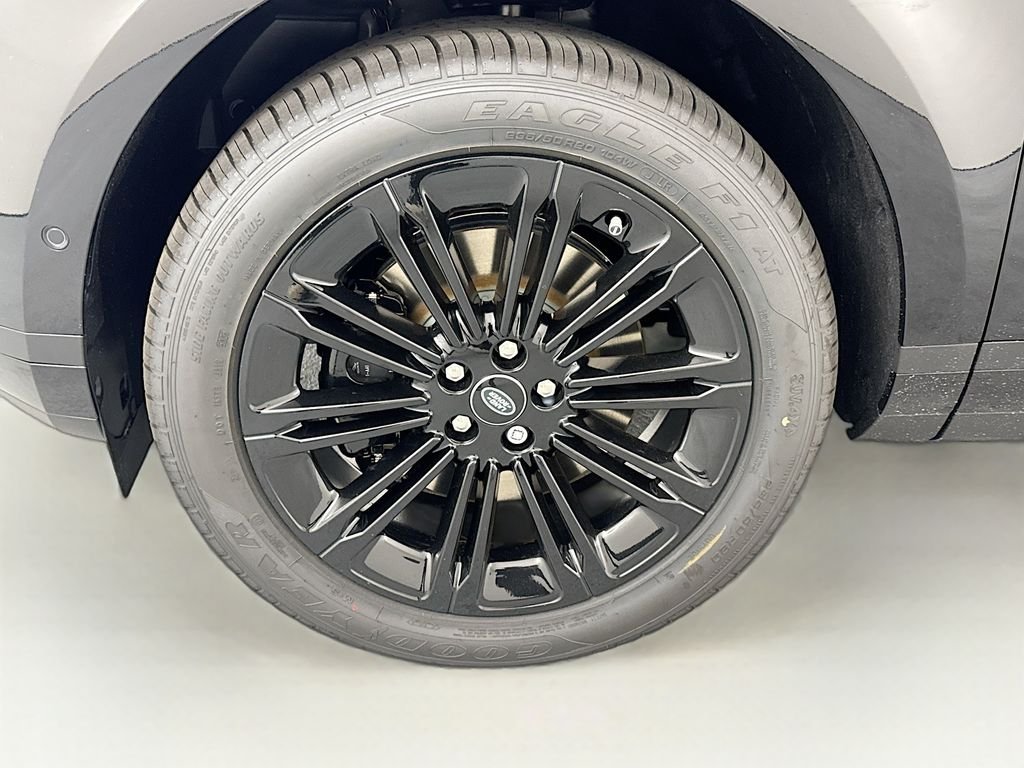 New 2026 Santorini Black Land Rover Core S image 32