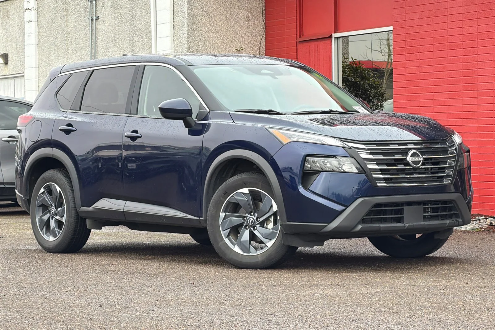 Used 2025 Deep Ocean Blue Pearl Nissan SV image 2