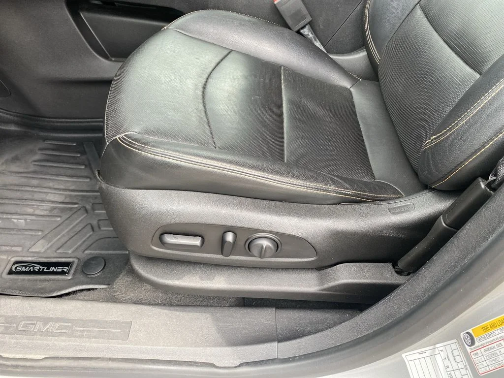 Used 2019 Quicksilver Metallic GMC SLT image 11