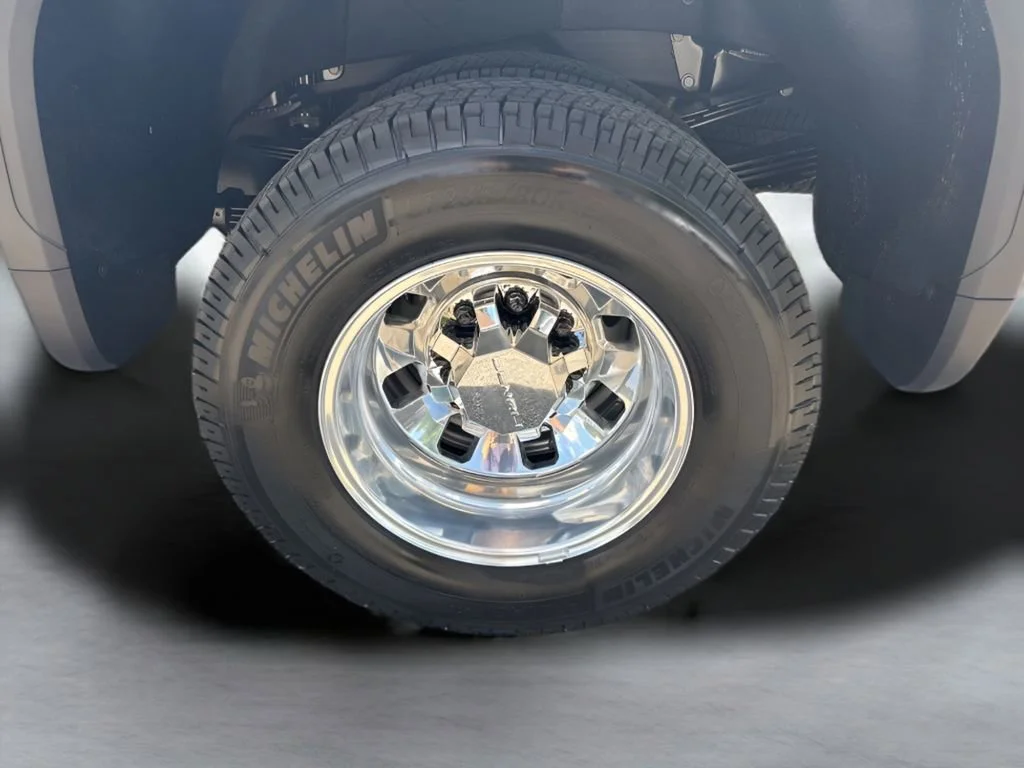 New 2026 Glacier White Tricoat GMC Denali Ultimate DRW image 37