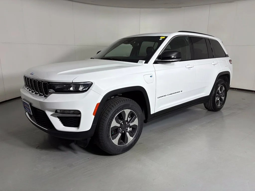Used 2024 White Jeep 4xe image 4