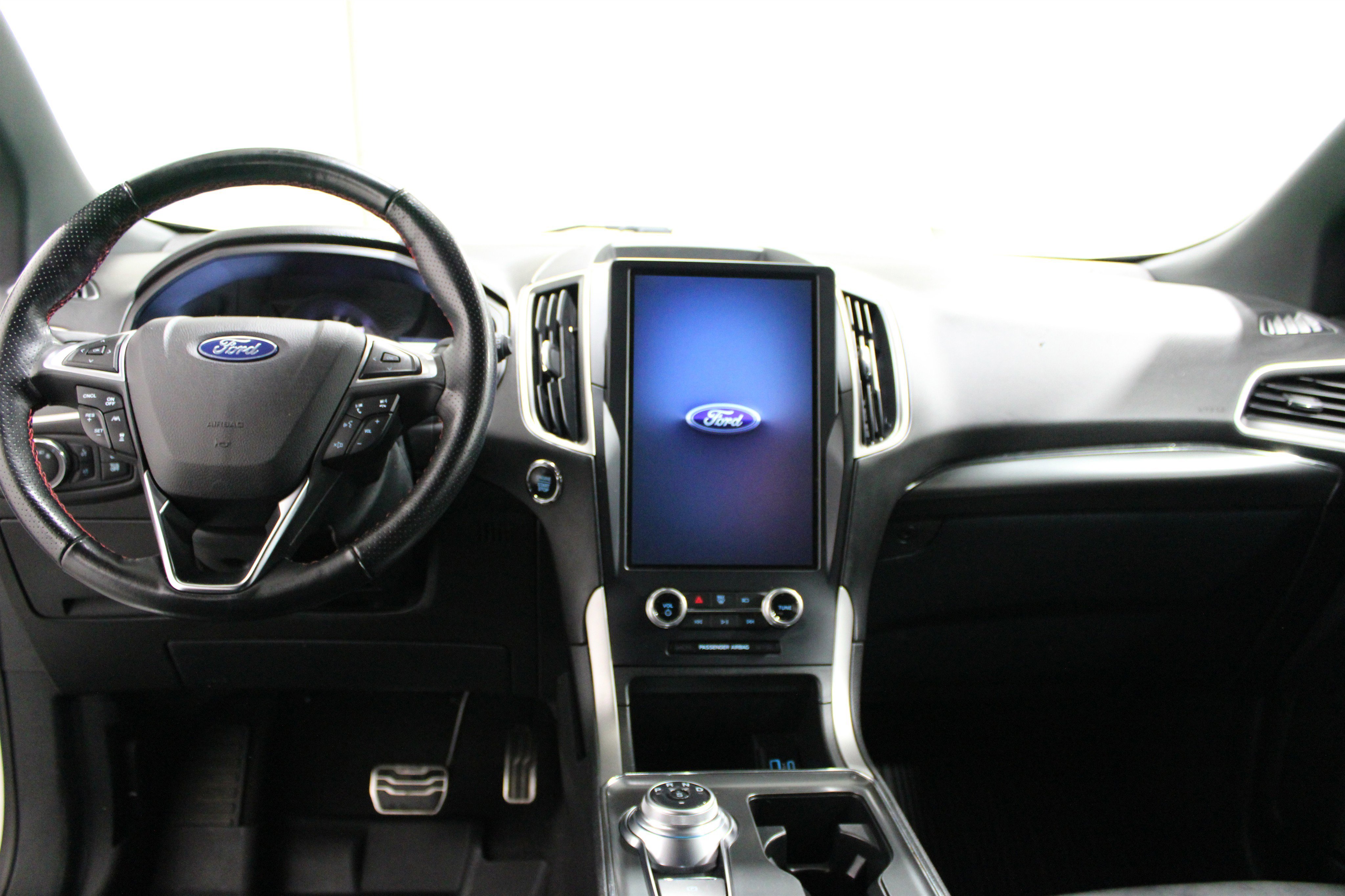 Used 2022 Star White Metallic Tri-Coat Ford ST-Line All-Wheel Drive image 2