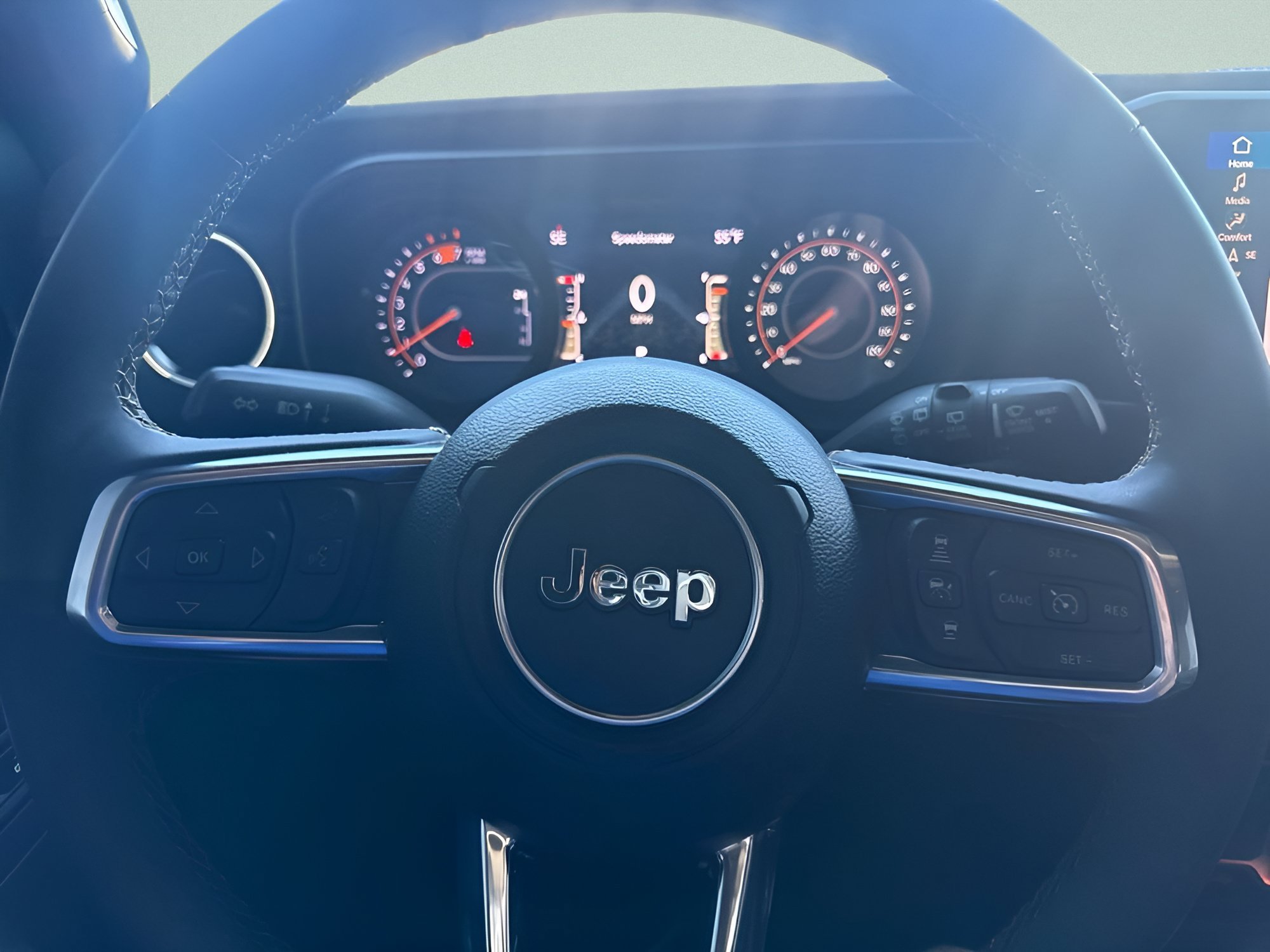 Used 2024 Anvil Clear Coat Jeep Sahara image 32