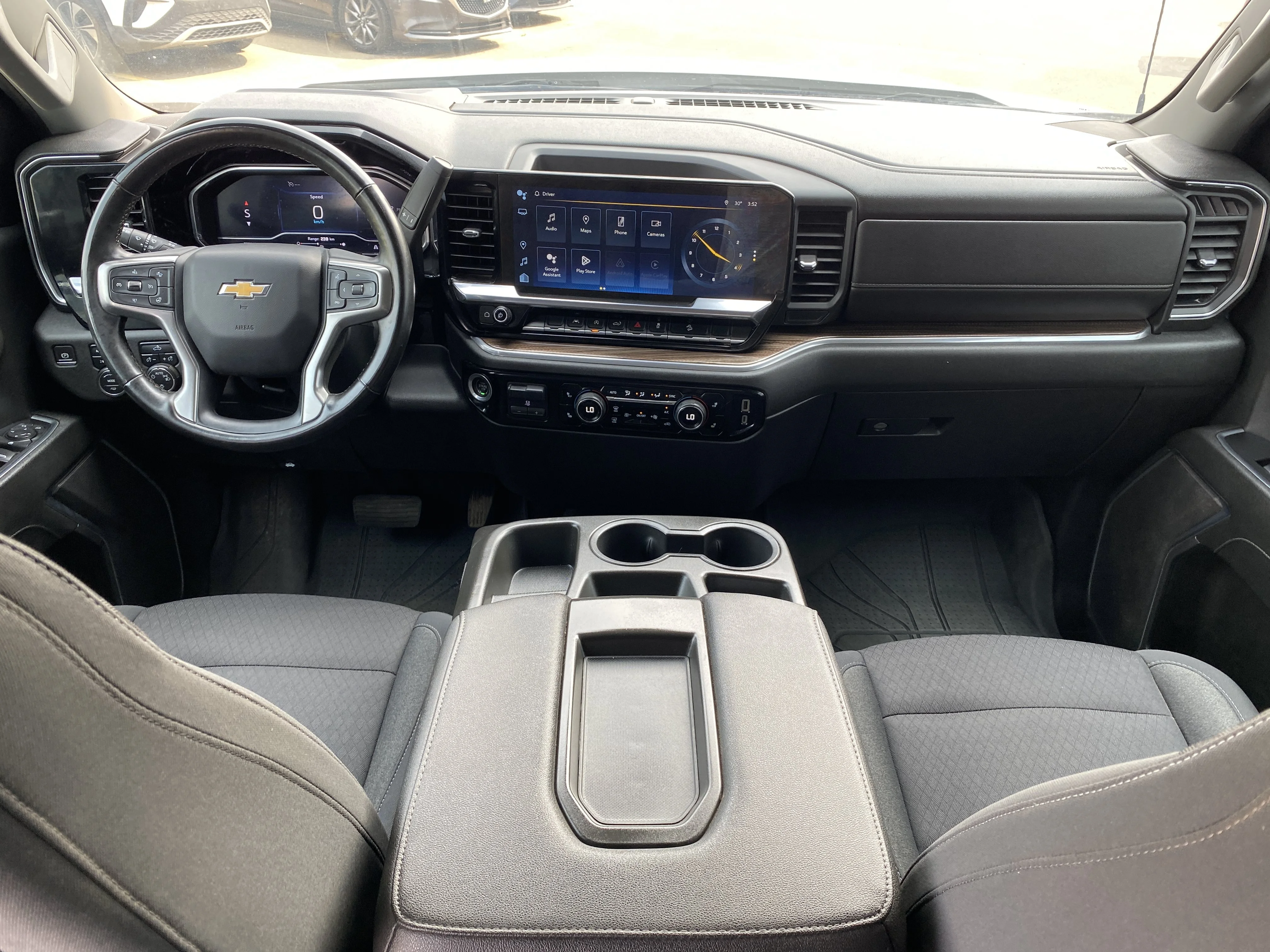 Used 2023 White Chevrolet LT Crew Cab  * Z71 OFF ROAD * HEATED SEATS * image 10