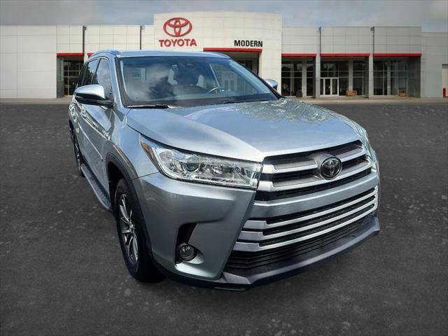 Certified Used 2019 CELESTIAL SILVER METALLIC Toyota  image 3