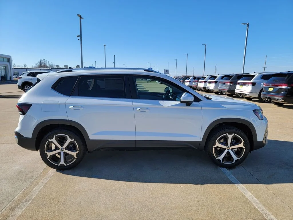 2026 Volkswagen Taos SEL - Photo 12