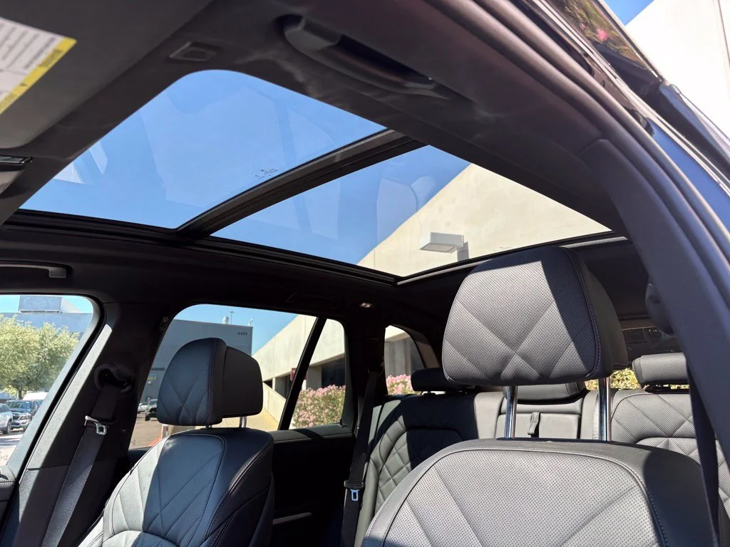 Used 2024 Black BMW sDrive40i image 9