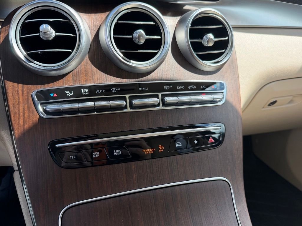 Used 2022 Black Mercedes-Benz GLC 300 image 34