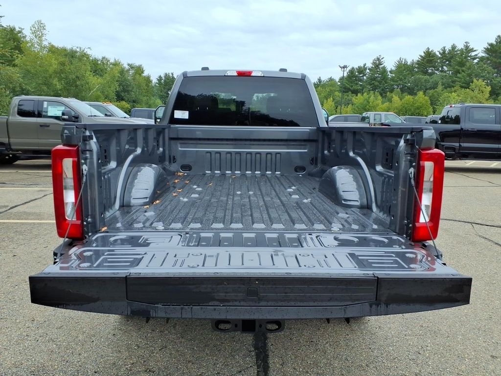 New 2027 Carbonized Gray Metallic Ford F-350® XLT image 8