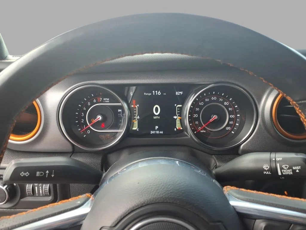 Used 2022 Black Jeep Mojave image 26