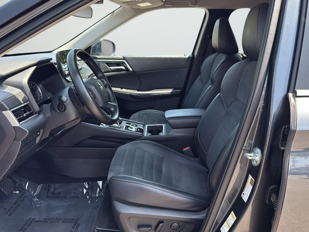 Used 2024 Gray Mitsubishi SE image 10