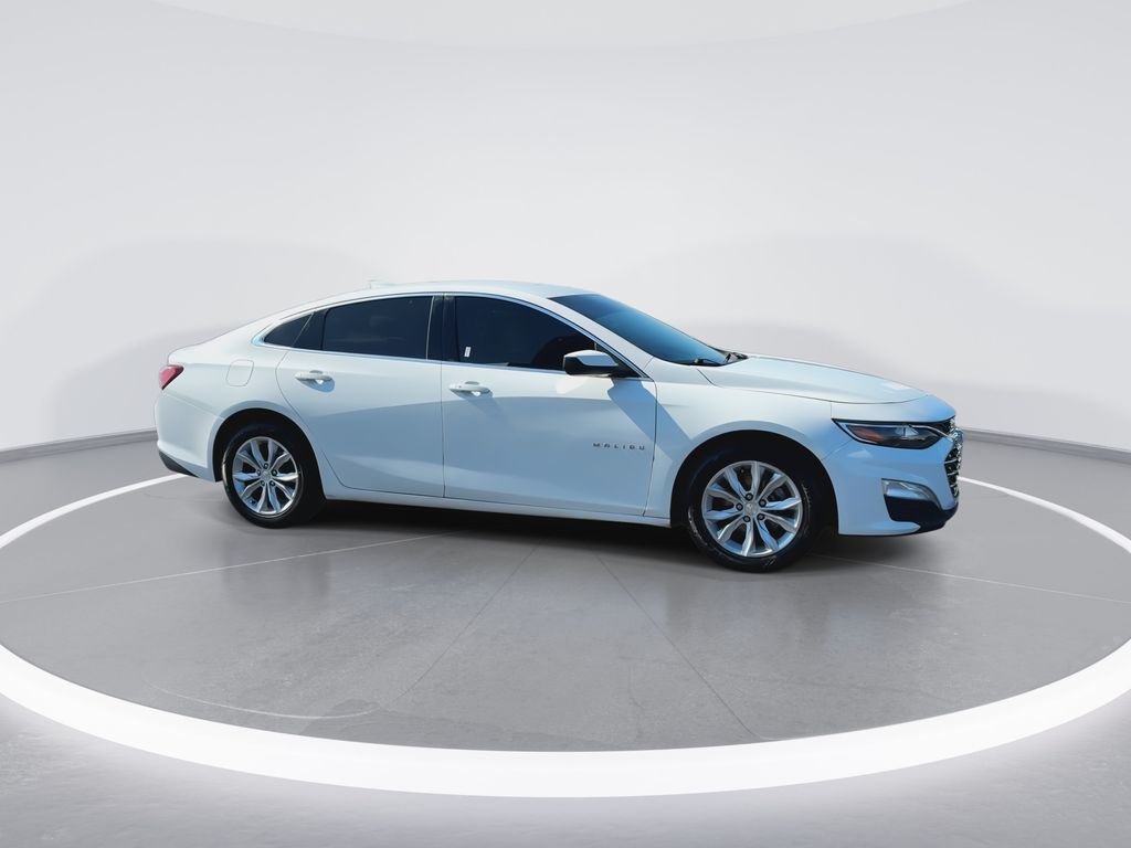 Used 2020 White Chevrolet LT image 9