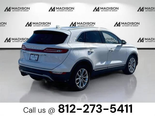 Used 2019 White Lincoln Select image 5