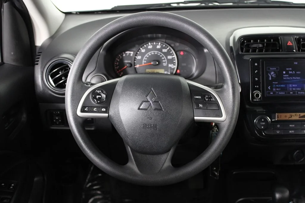 Used 2024  Mitsubishi ES image 7