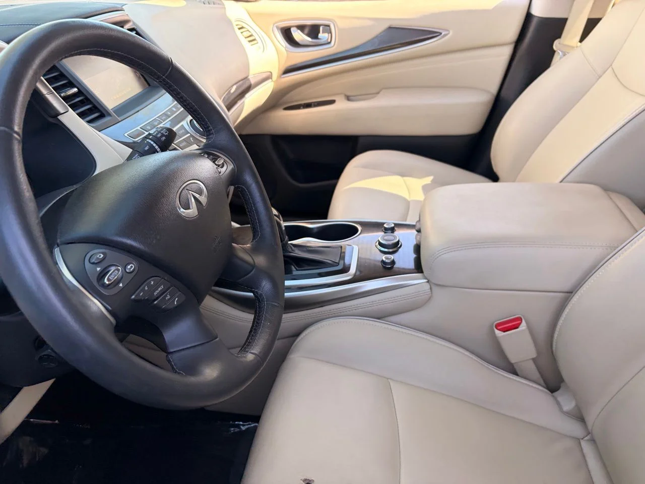 Used 2020 Majestic White INFINITI Pure image 16