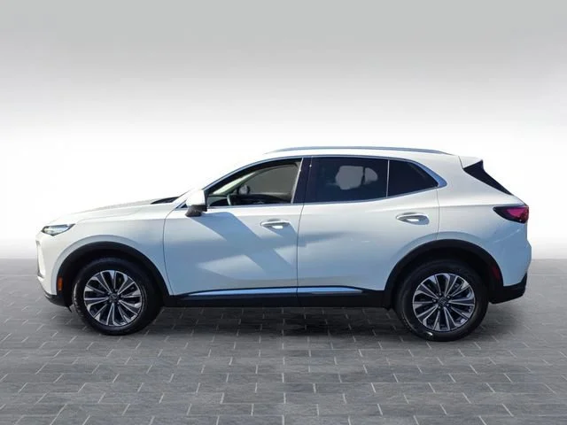 Used 2024 Summit White Buick Preferred image 4