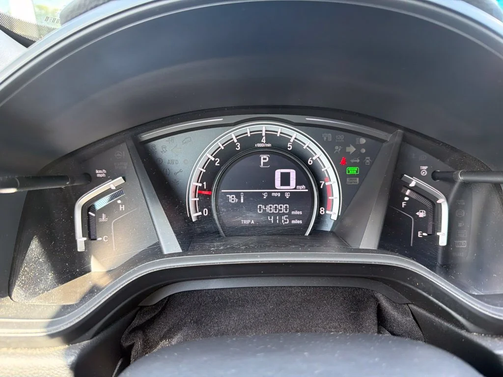 Used 2017 Red Honda LX image 10