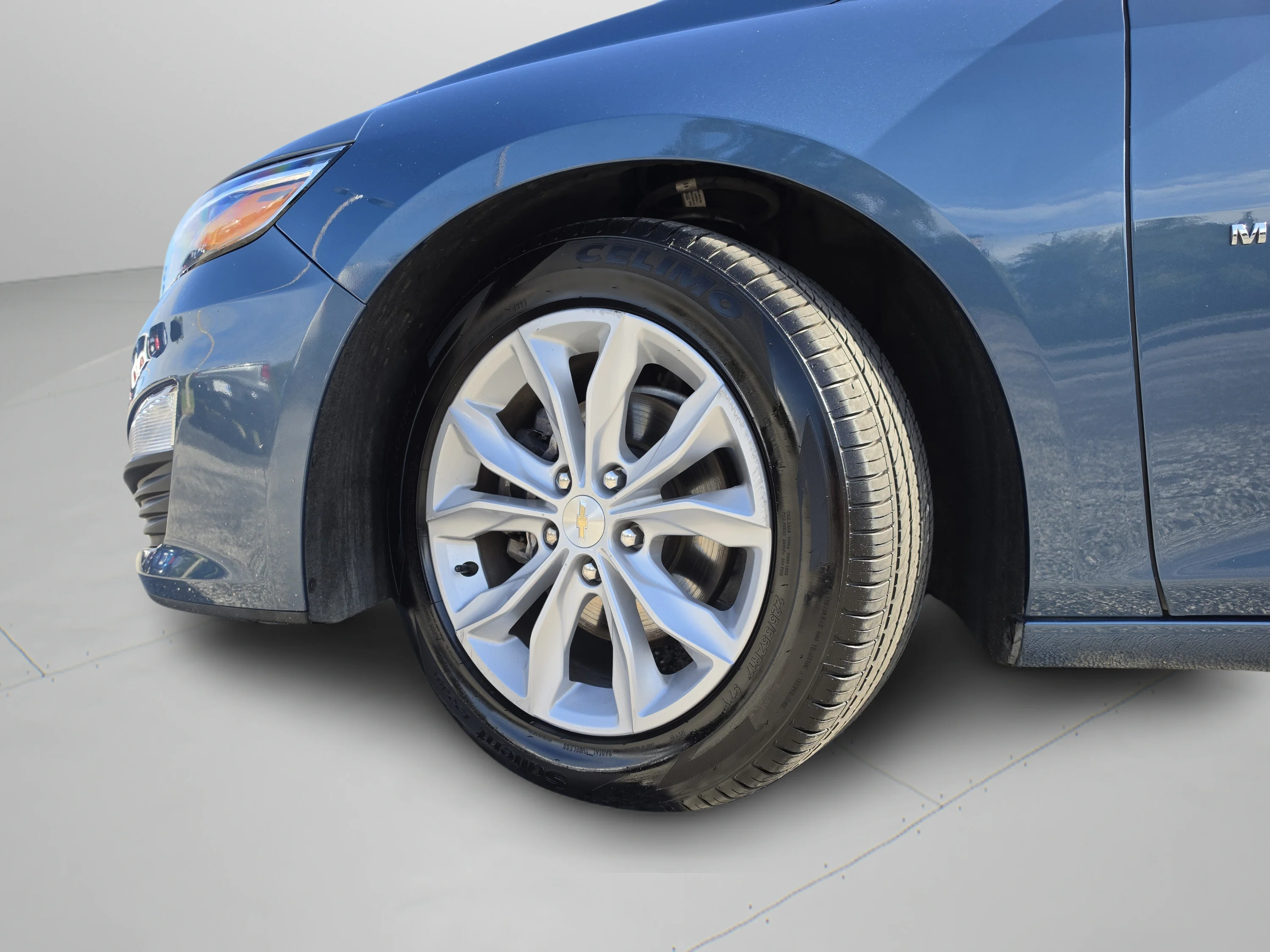 Used 2025 Lakeshore Blue Metallic Chevrolet LT image 37