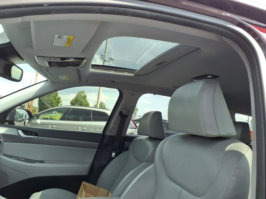 Used 2020 Sierra Burgundy Hyundai SEL image 19