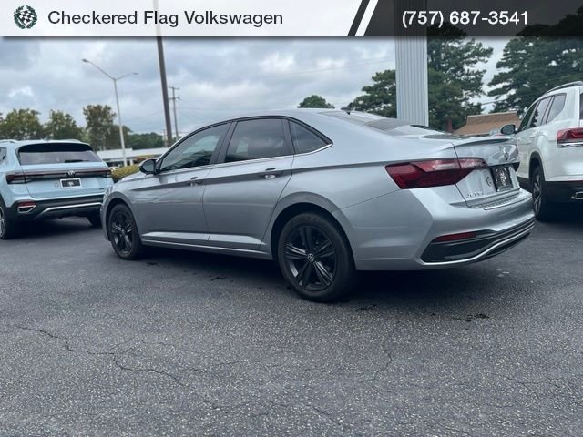 Used 2023 Pyrite Silver Metallic Volkswagen 1.5T SE image 6