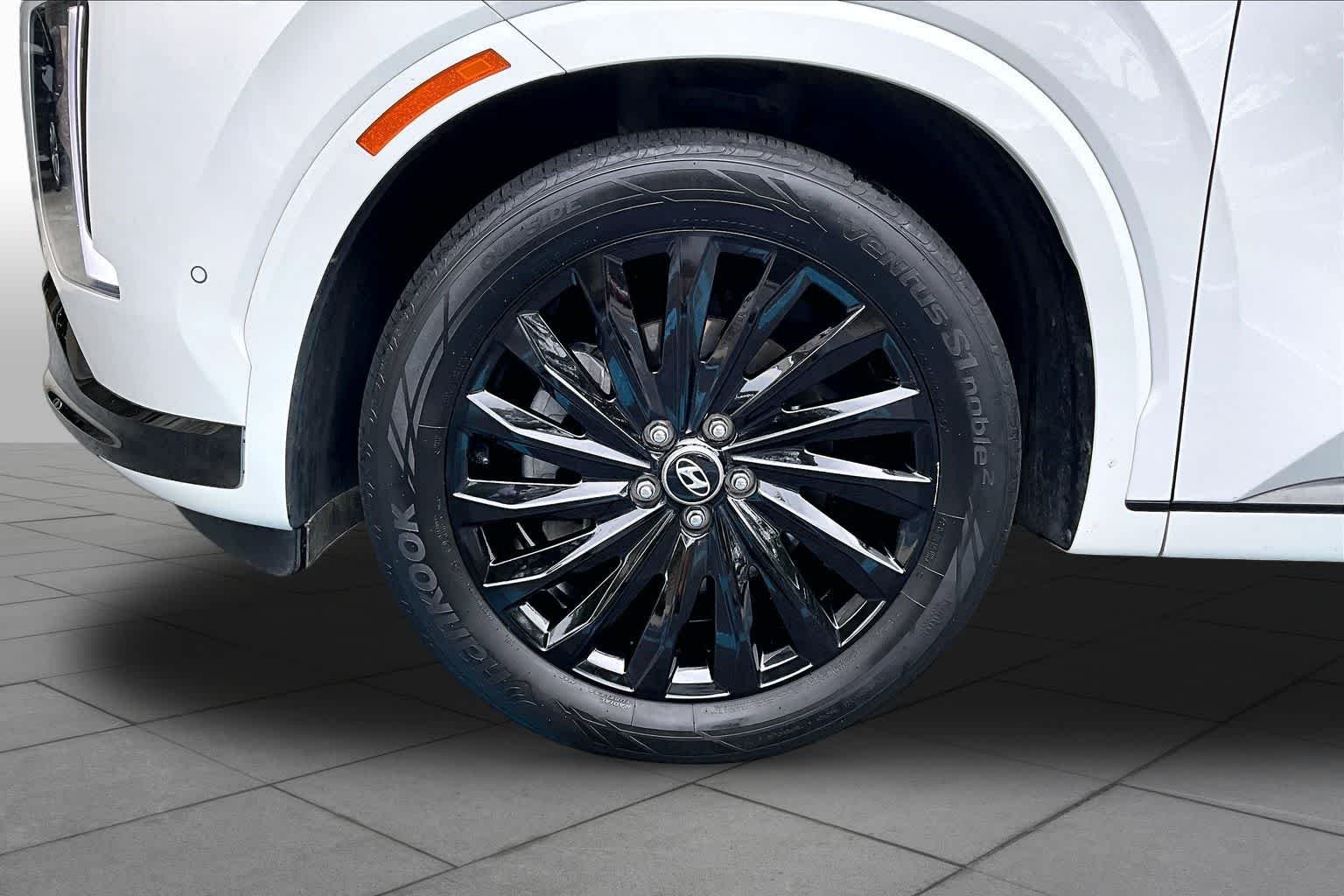 Used 2024 Hyper White Hyundai Calligraphy Night Edition image 10