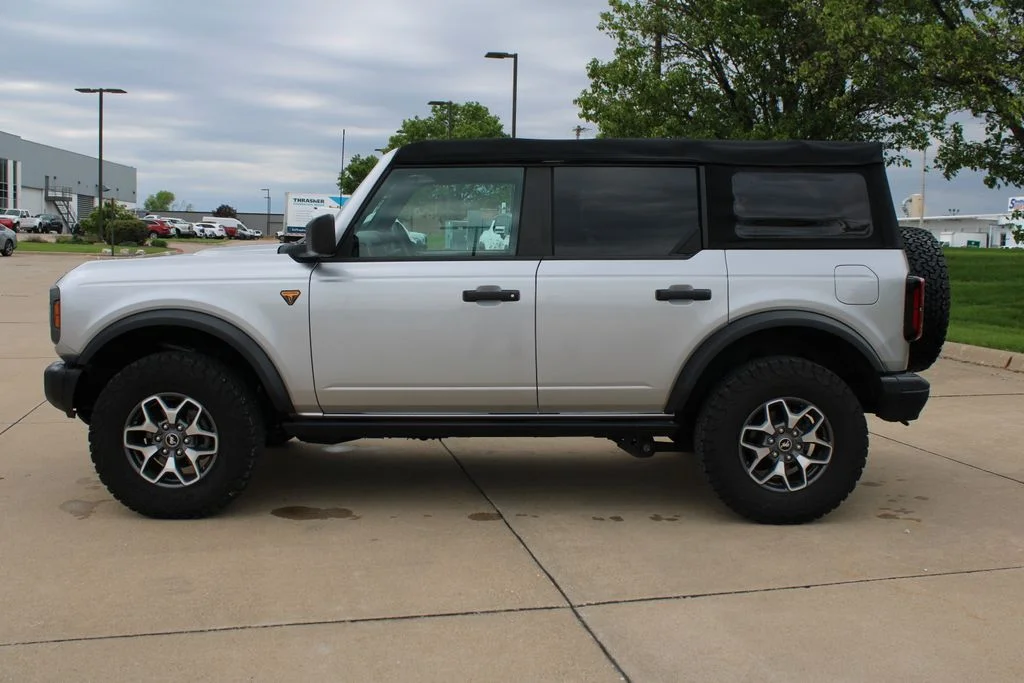 Used 2022 Silver Ford Badlands image 16
