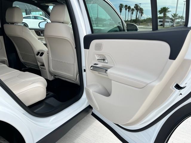 New 2026 Polar White Mercedes-Benz GLB 250 image 47
