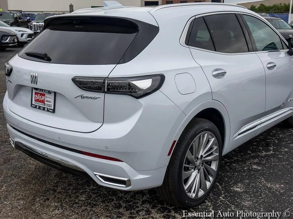 New 2026 Iridescent White Tricoat Buick Avenir image 8