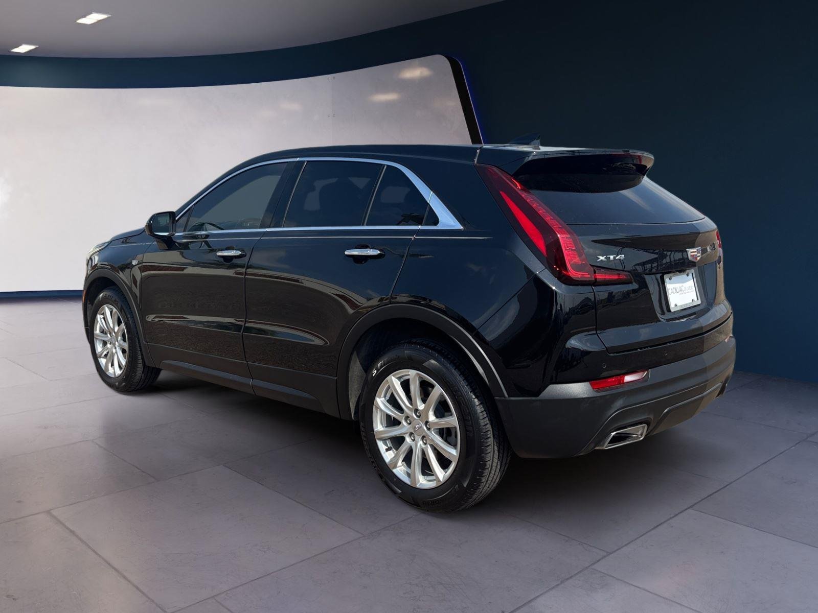 Used 2023 Stellar Black Metallic Cadillac FWD Luxury image 3