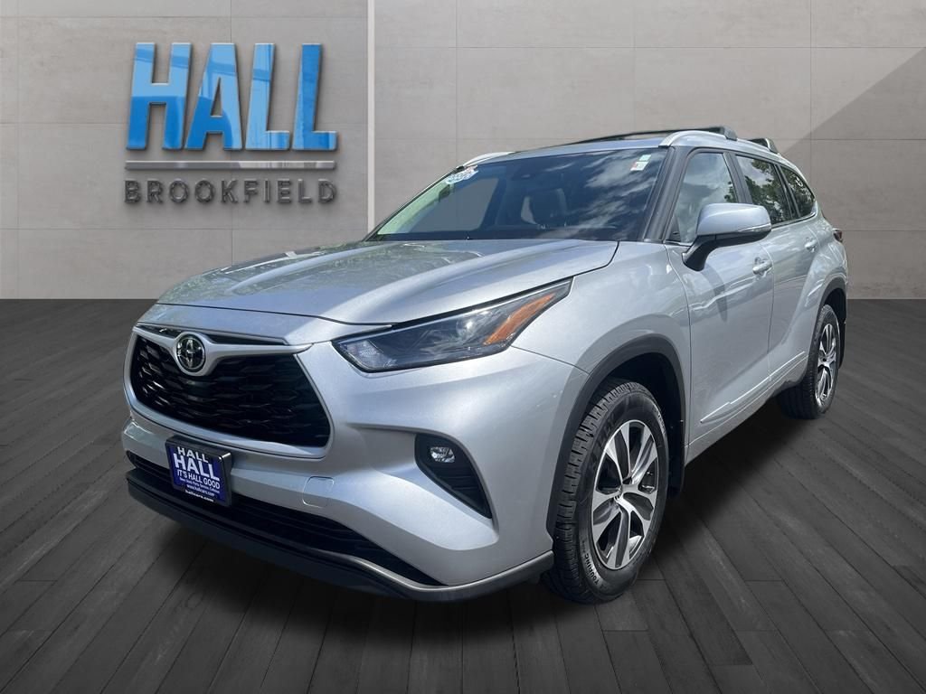 Used 2023 Silver Toyota XLE image 1