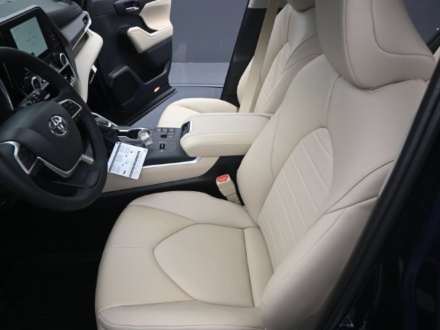 Used 2025 Blueprint Toyota XLE image 11