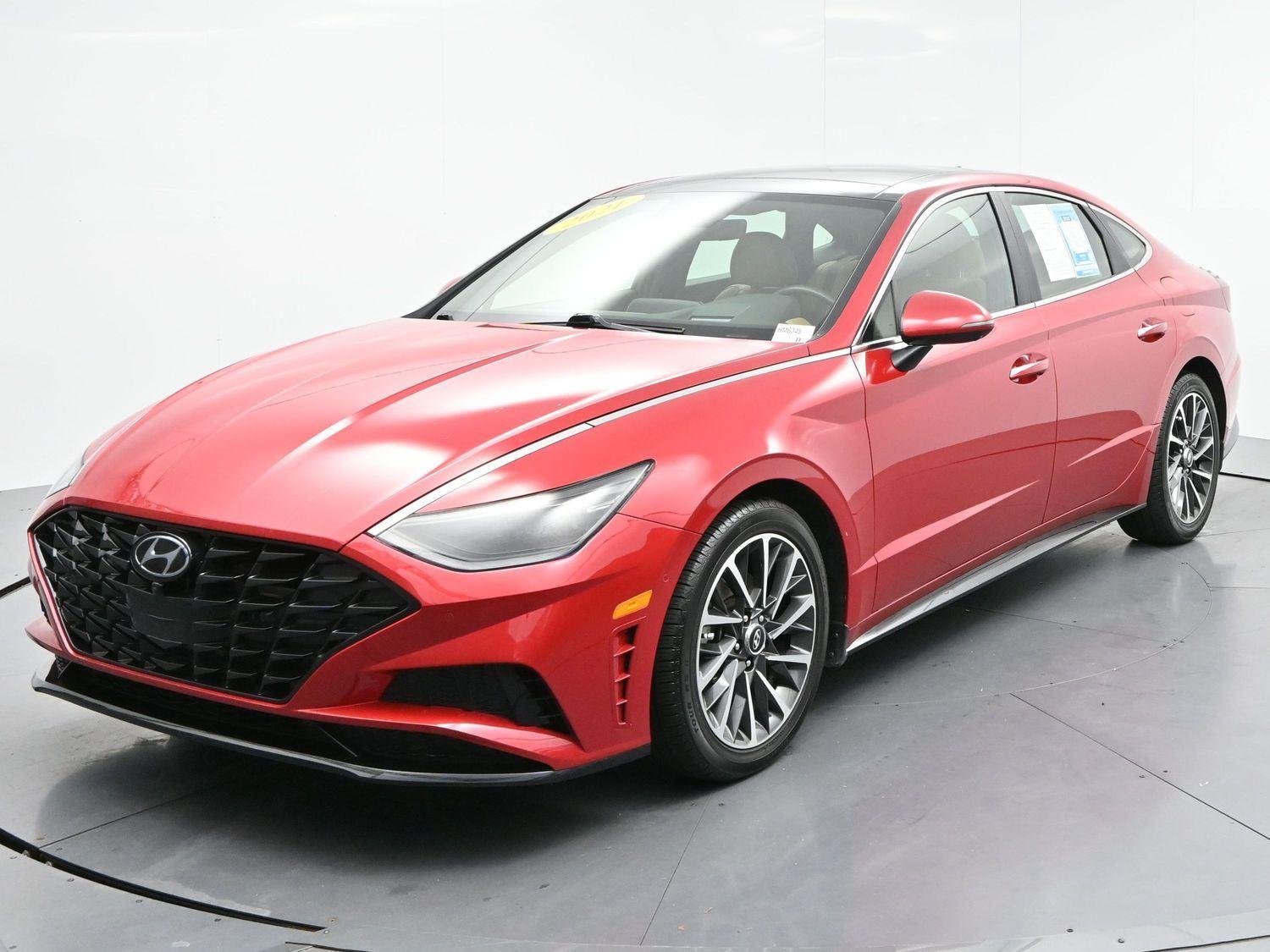 Used 2021 Calypso Red Hyundai Limited image 3