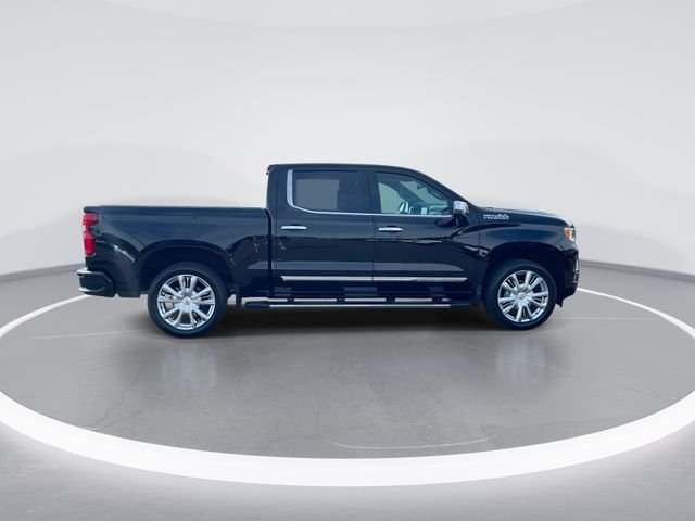 Used 2025 Black Chevrolet High Country image 9