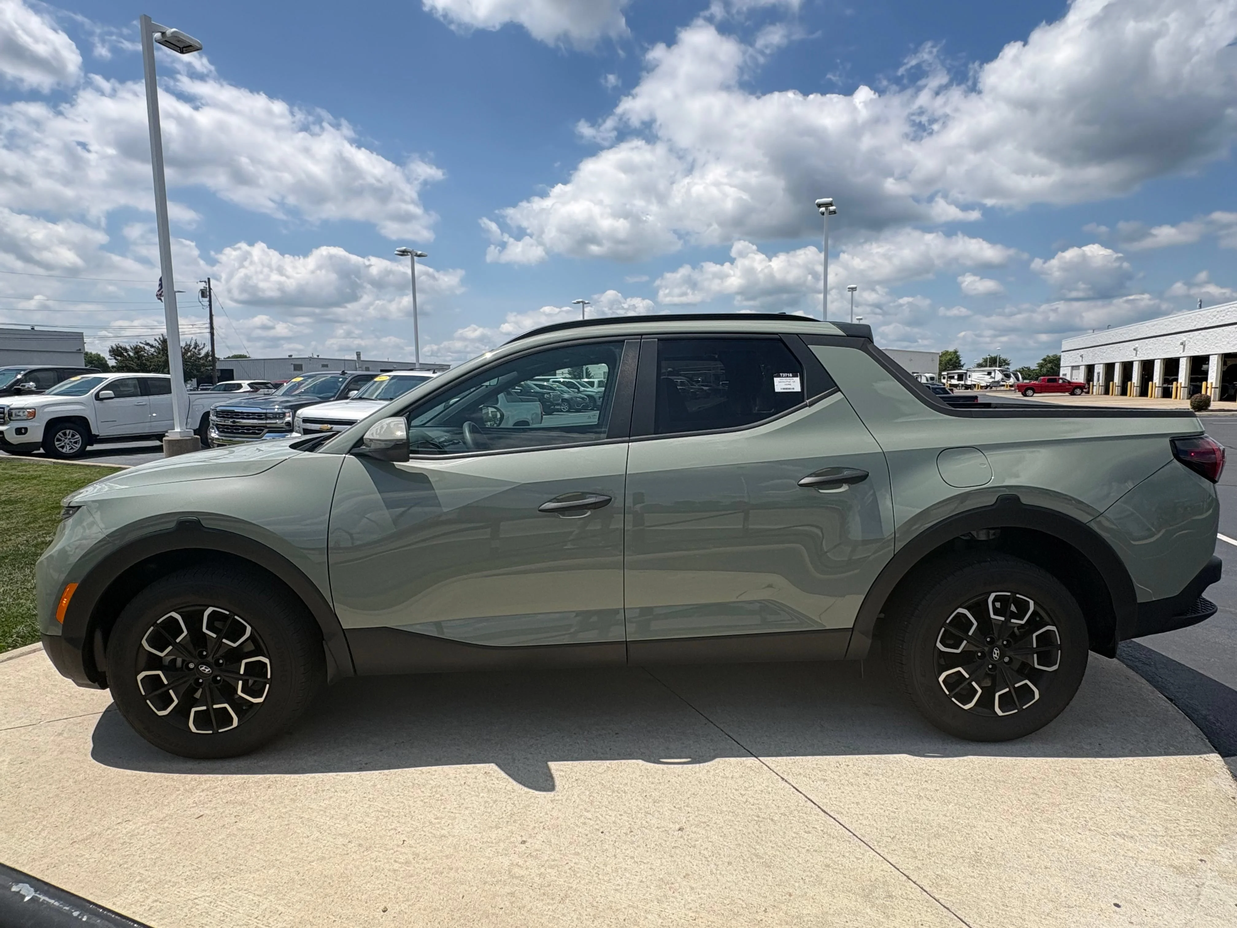 Used 2024 Gray Hyundai SEL image 4